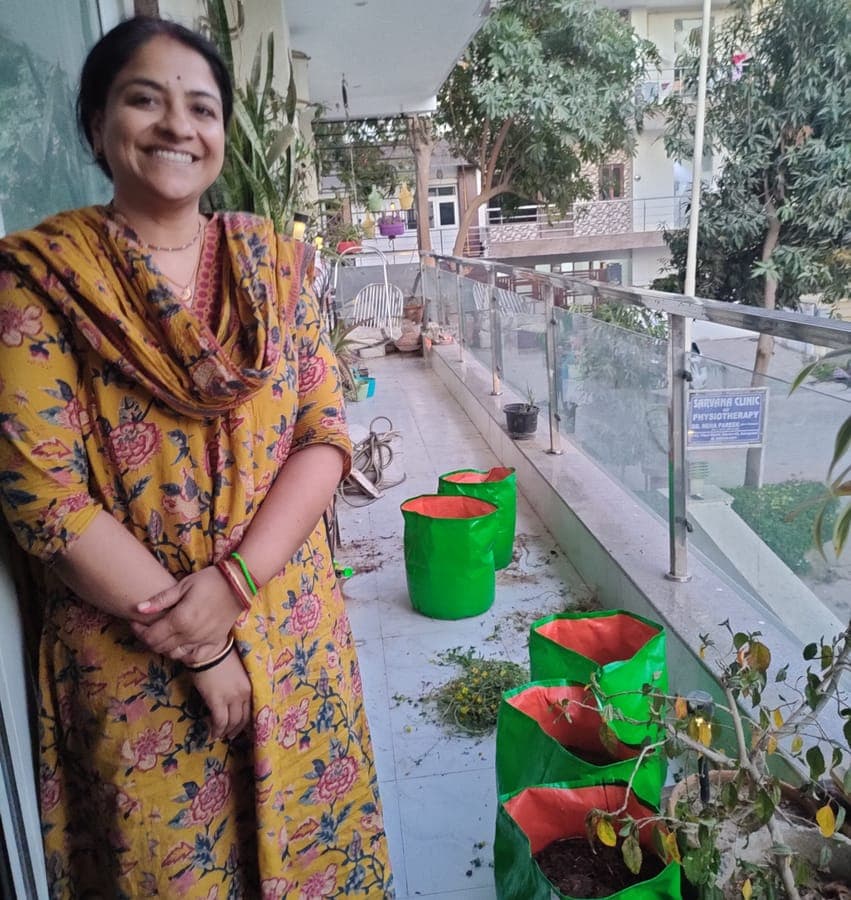 Dr Neha